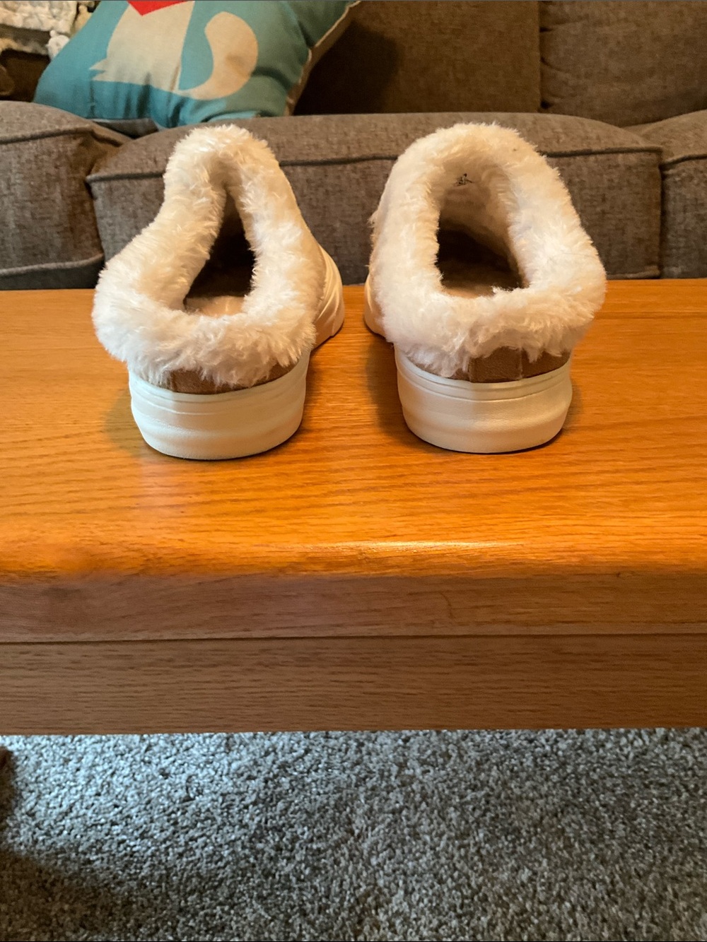Minnetonka Women’s Size 6 Slip On Leather Upper Slippers, Great Condition - Picture 4 of 8